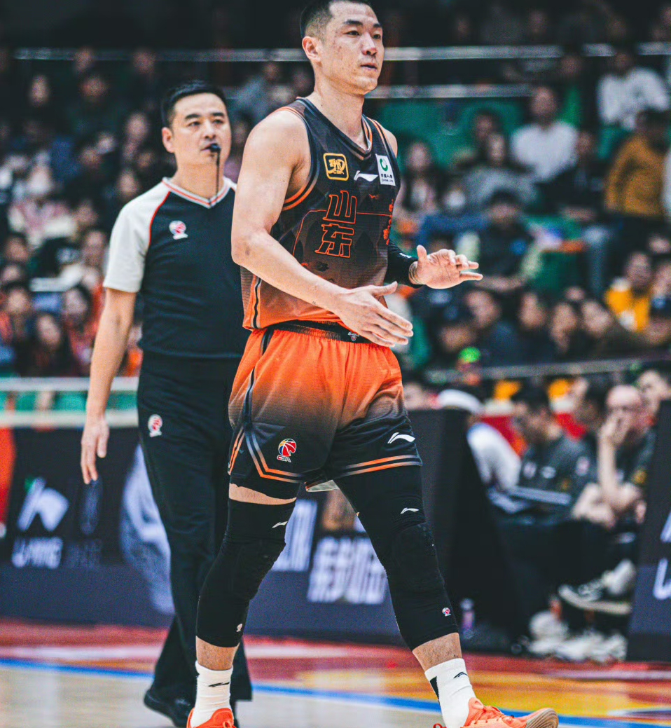 今晨山东男篮队长鼓劲：CBA季后赛节点到来，球迷炸锅，阵容厚度经受考验的简单介绍-半岛娱乐网站