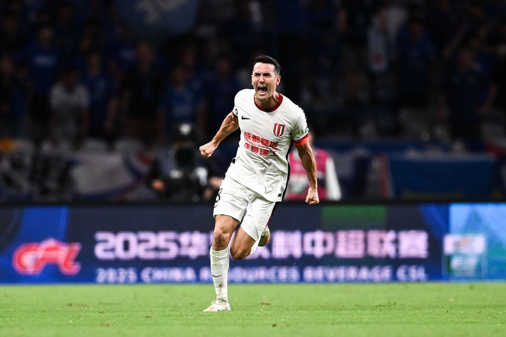 亚冠赛场爆发冲突 亚冠赛场爆发冲突