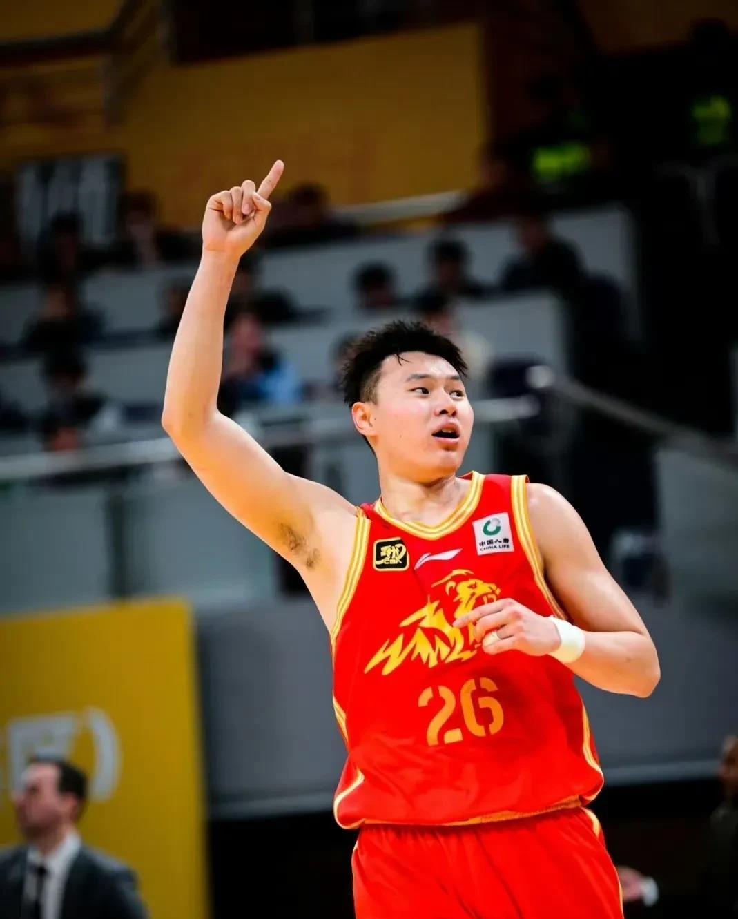 包含今晨广厦男篮调整名单以备NBA总决赛，队长鼓劲环节打磨，震撼外界，球探报告显示潜力的词条